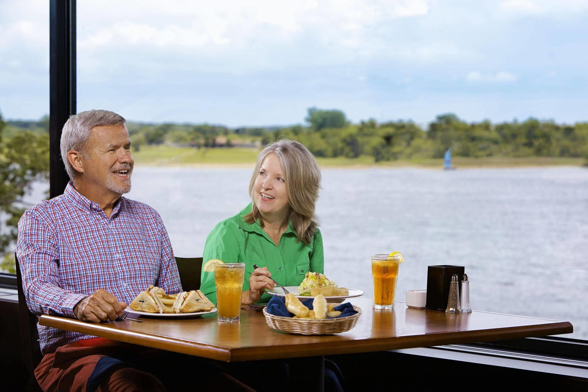 Deer Creek State Park Lodge And Conference Center Crownover Mill エクステリア 写真